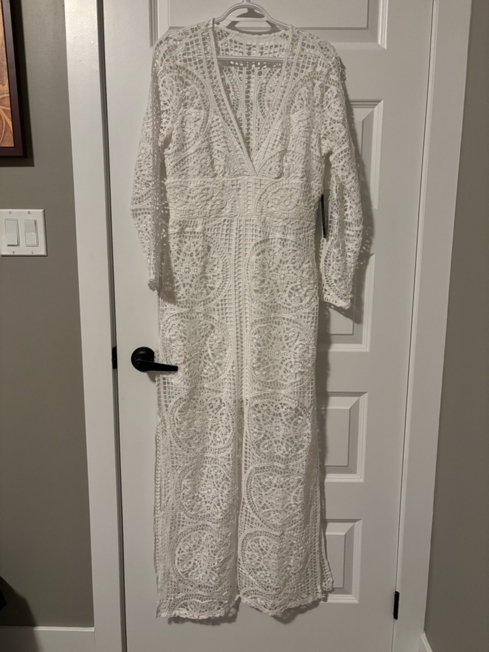 VENUS White Crochet Lace V-Neck Long Sleeve Dress - Picture 2 of 5